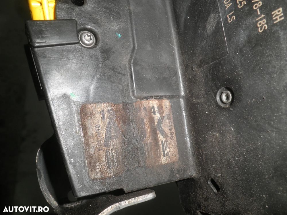 Broasca usa stanga / dreapta spate , dreapta fata Opel Astra K Hatchback 915-C3039077-18S 915C303907718S C3039077 915-C3039078-18S C3039078 13508299 - 7