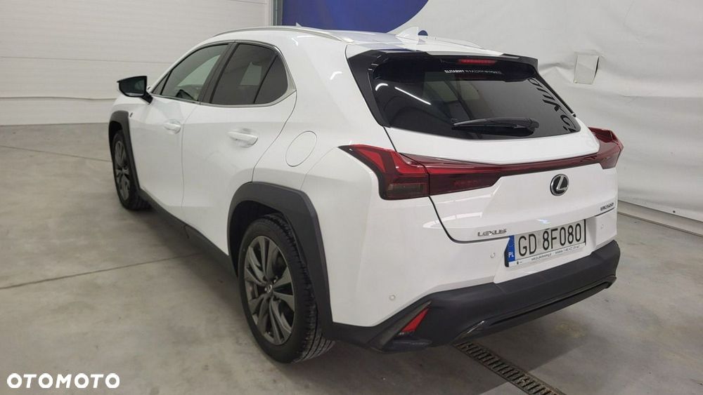 Lexus UX - 8