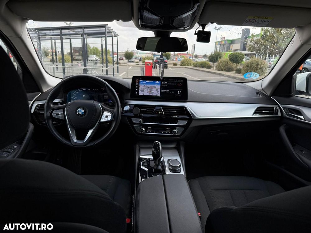 BMW Seria 5 530i Aut. - 2