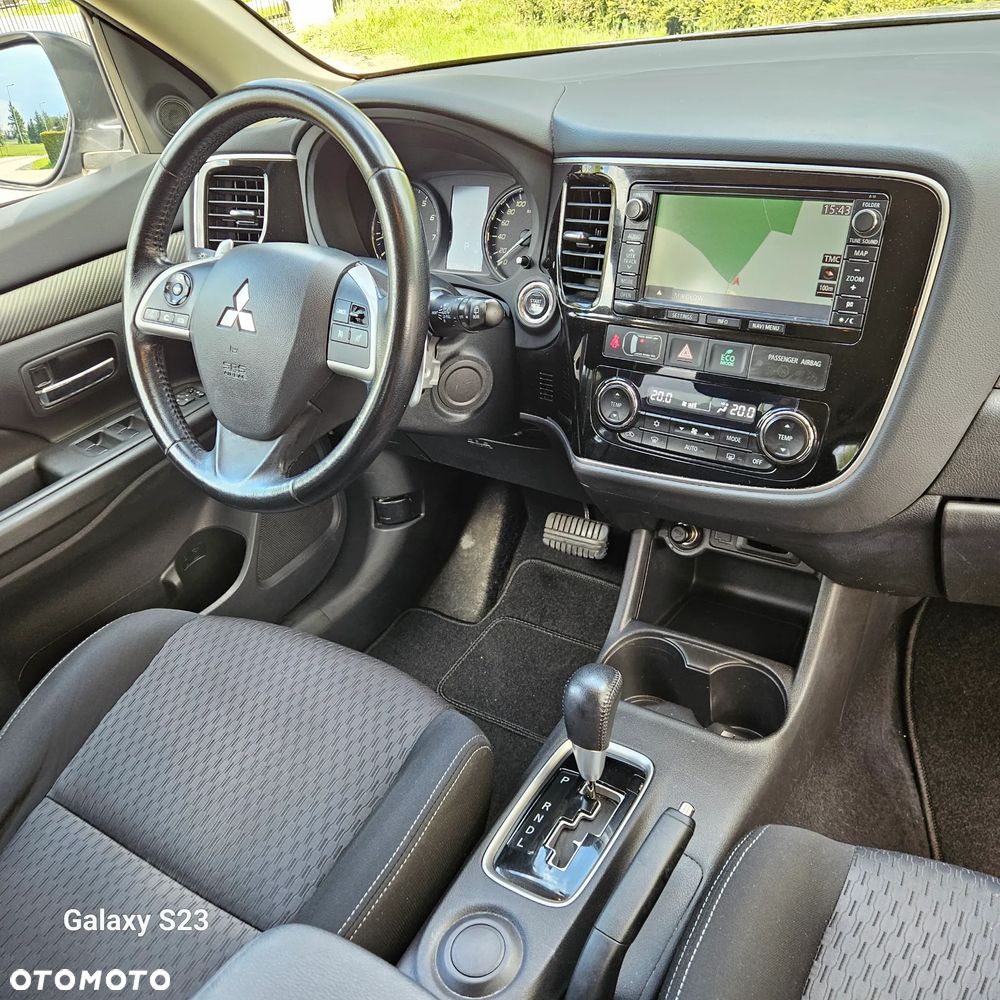 Mitsubishi Outlander 2.0 2WD CVT Diamant Edition - 29