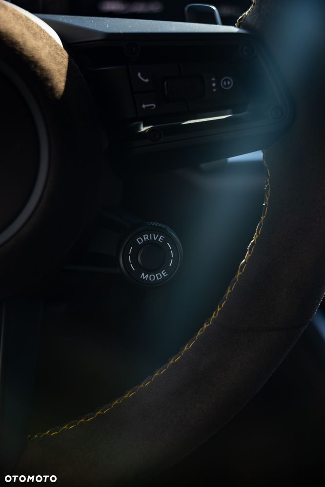 Porsche 911 Turbo S - 35