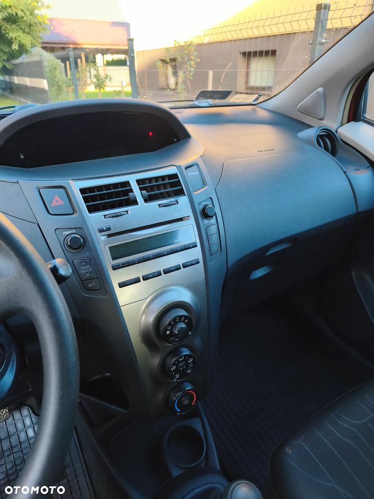 Toyota Yaris - 7