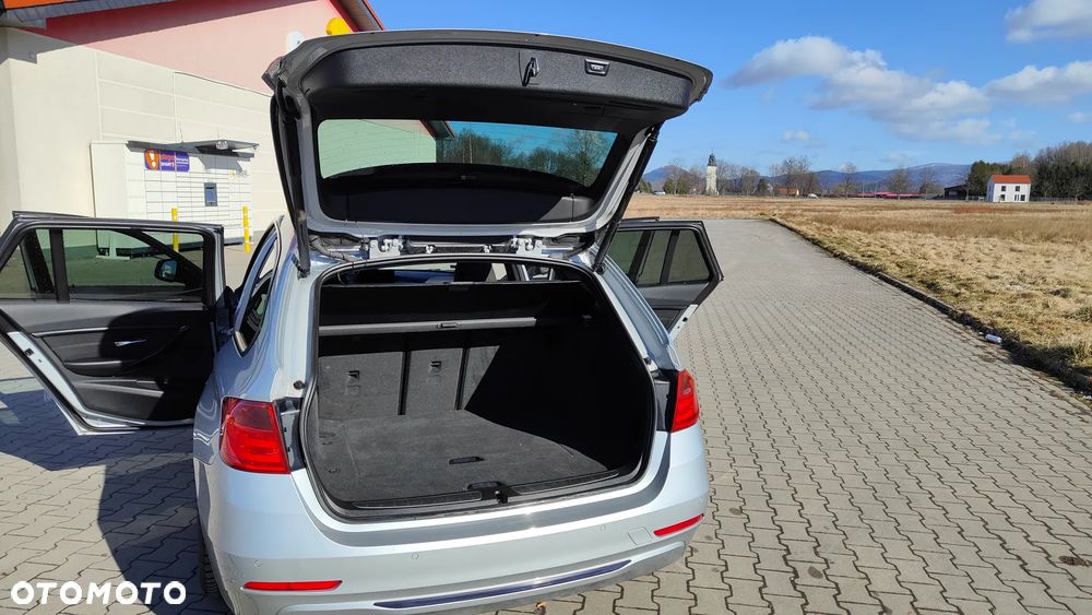 BMW Seria 3 320d DPF Edition Sport - 37