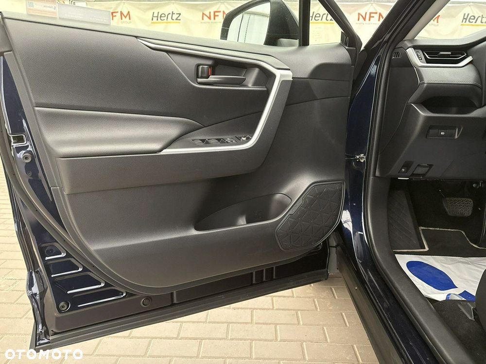 Toyota RAV4 - 10