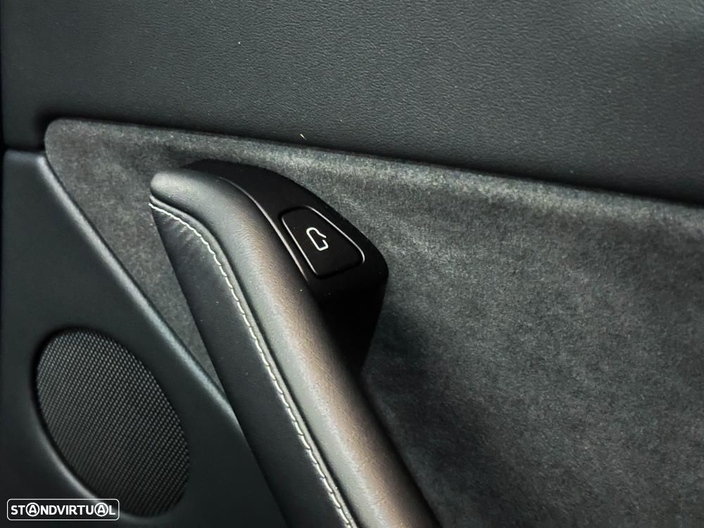 Tesla Model Y Long Range Dual Motor AWD - 29