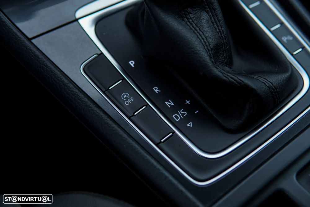 VW Golf 1.6 TDI R-Line DSG - 44