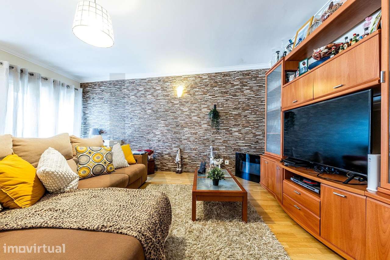 Apartamento T3 na Ramada, Odivelas – Conforto, Espaço e Excelente Loca - Grande imagem: 2/36