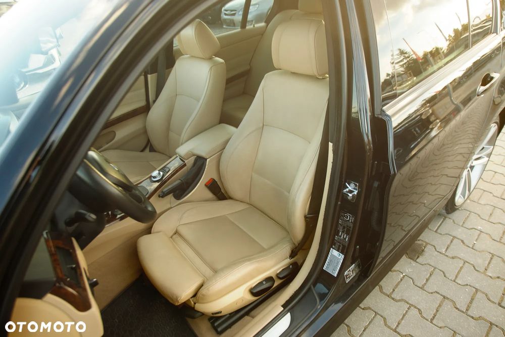 BMW Seria 3 330i - 10