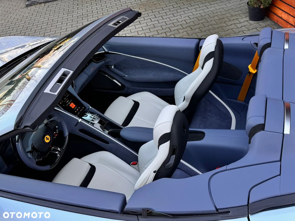 Ferrari Roma Spider - 11