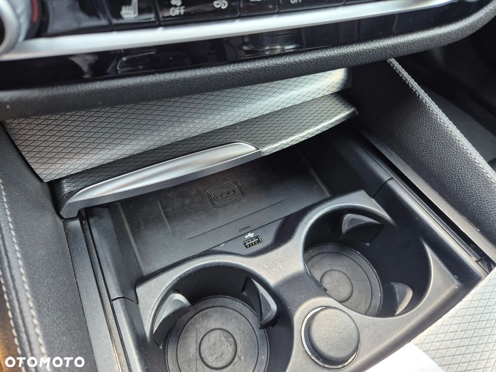 BMW Seria 5 520d xDrive M Sport sport - 8