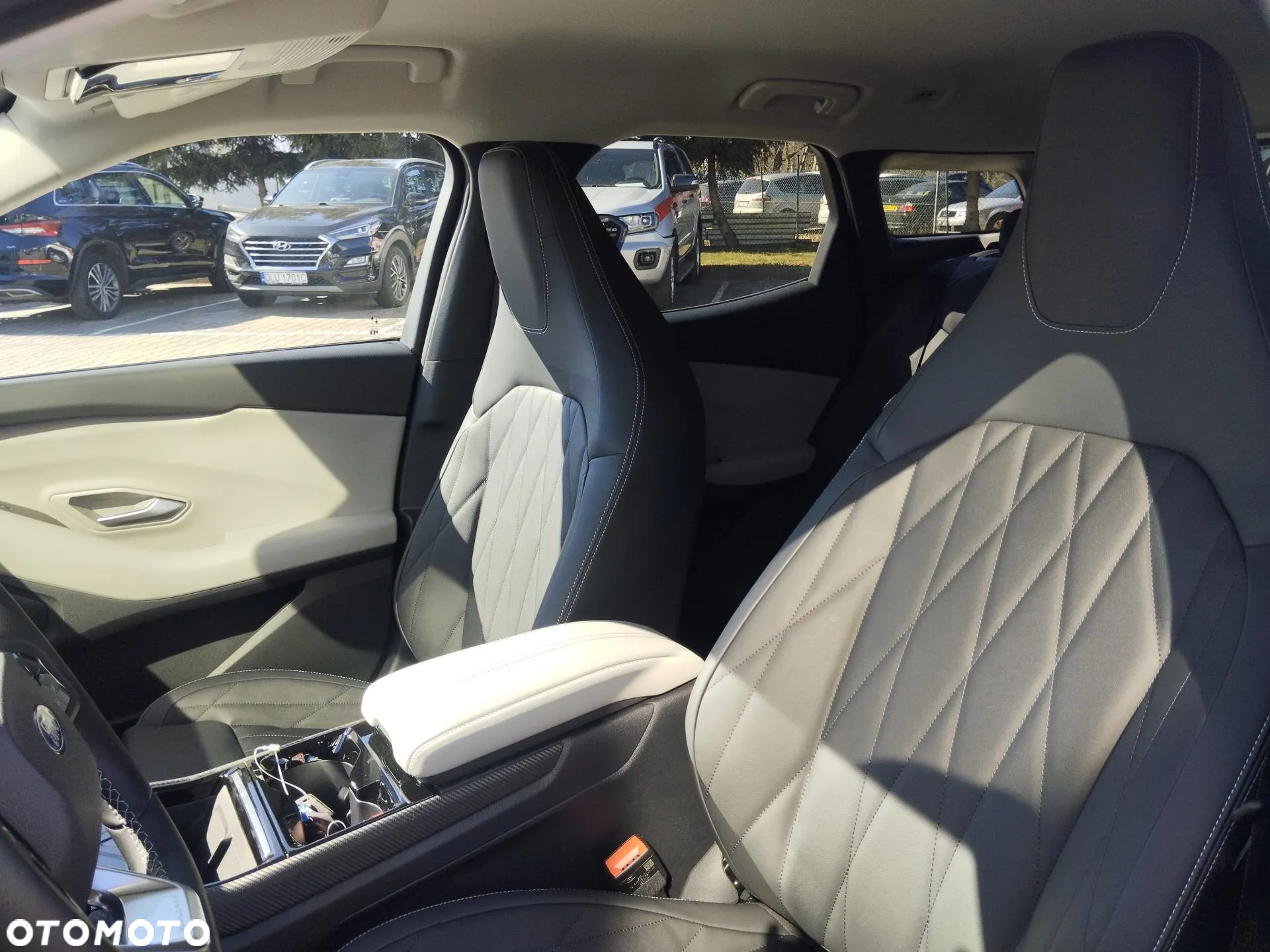Ford Explorer 77kWh RWD - 11