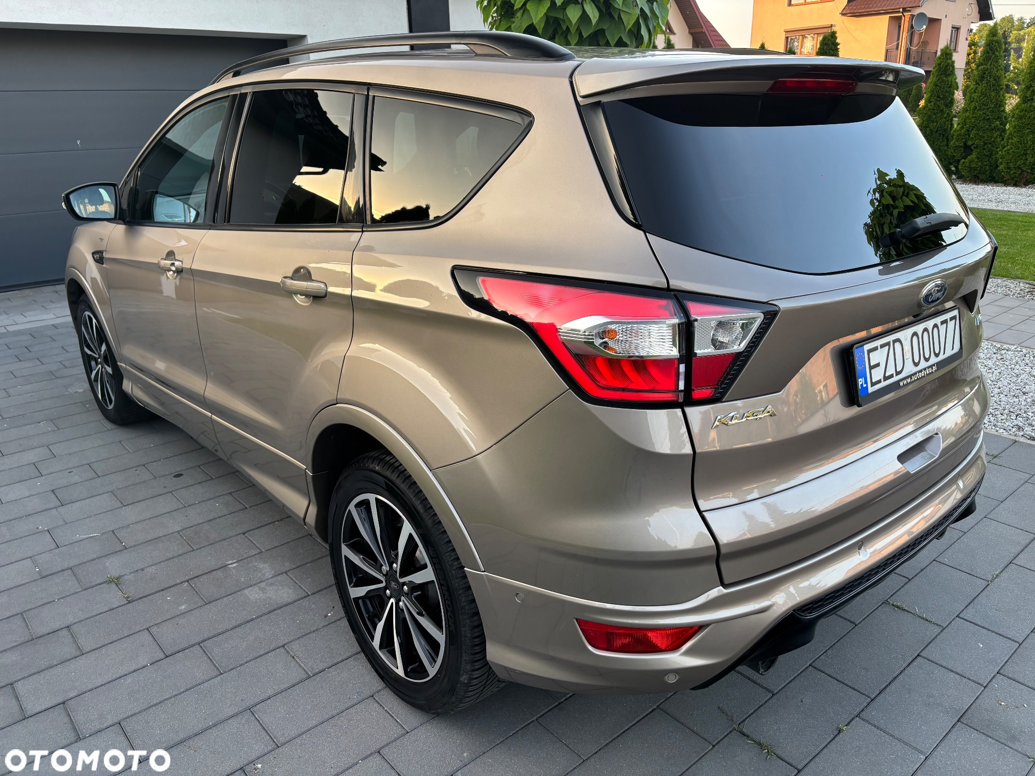 Ford Kuga 2.0 TDCi 4x4 ST-Line - 24