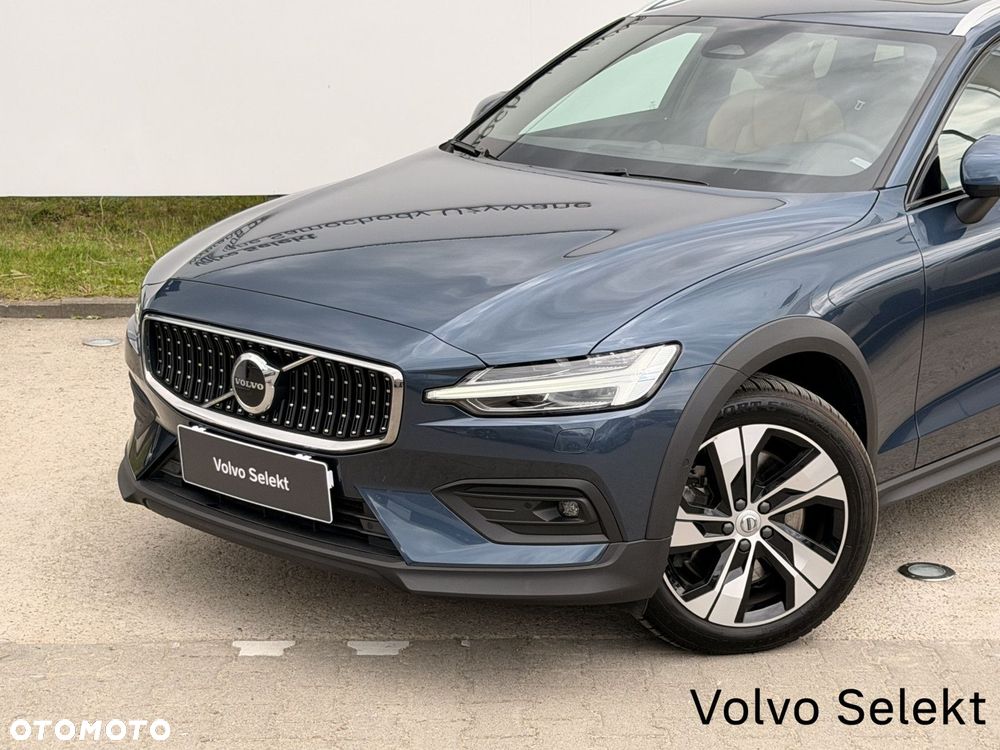 Volvo V60 Cross Country - 3
