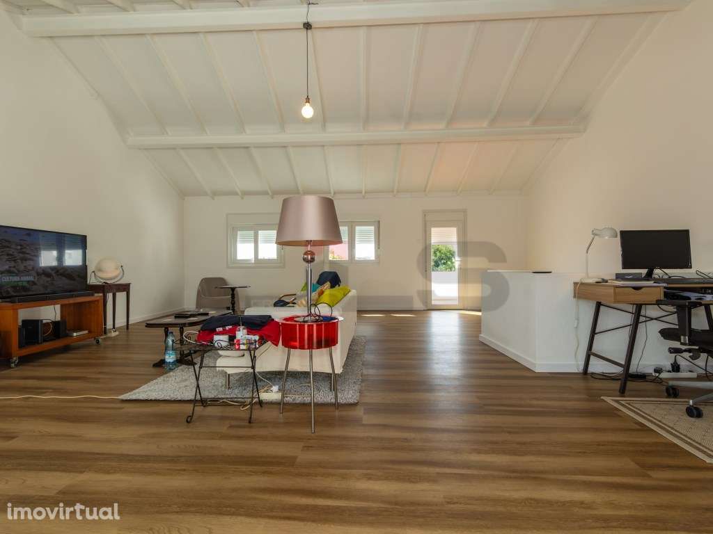 Moradia Remodelada no Centro de Ponta Delgada com Garagem - Grande imagem: 5/29