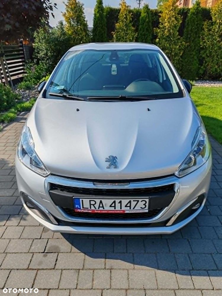 Peugeot 208 - 5