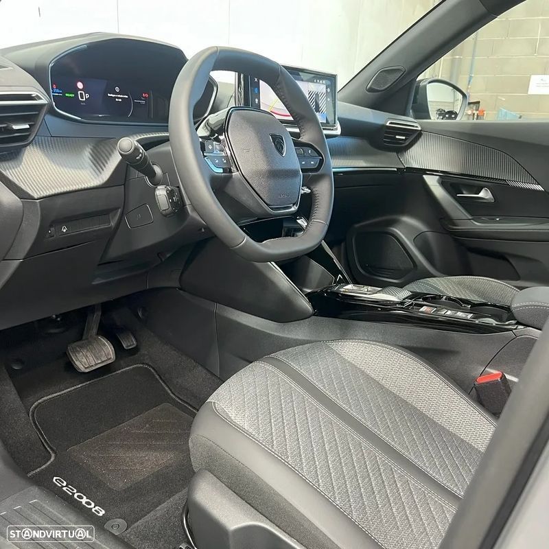 Peugeot e-2008 54 kWh Allure - 8