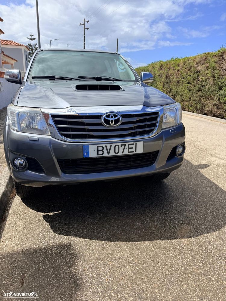 Toyota Hilux - 3