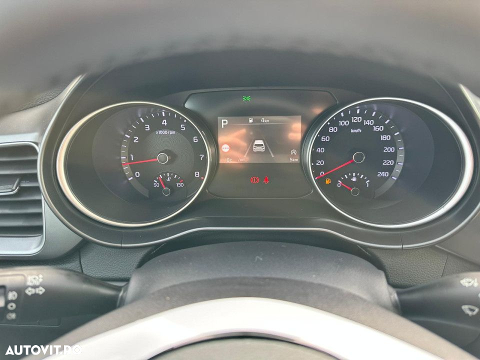 Kia Ceed - 9