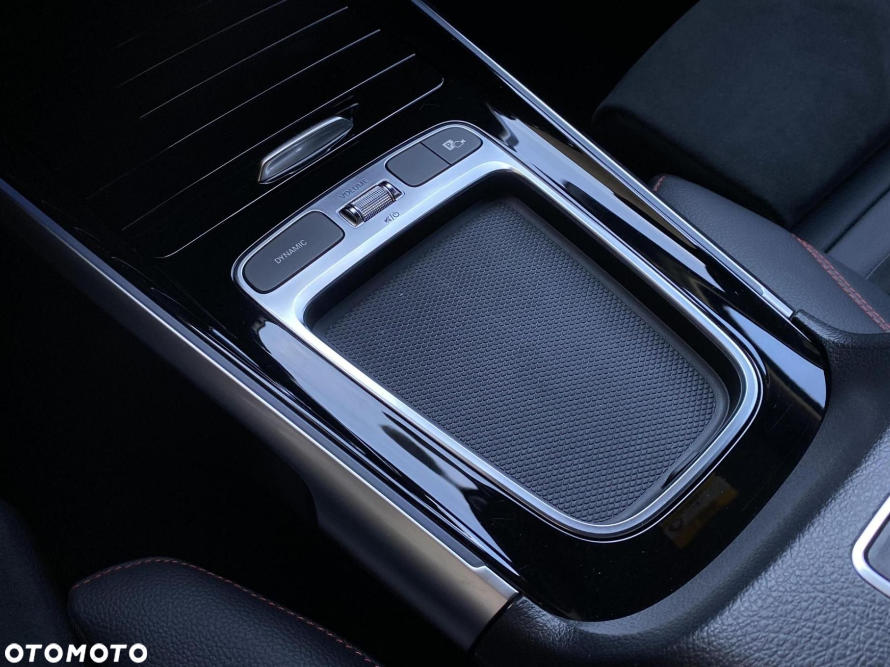Mercedes-Benz GLB - 14