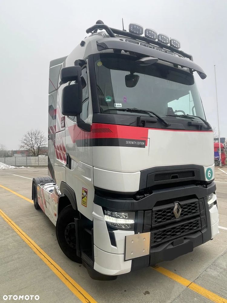 Renault T520 HIGH SLEEPER CAB - 4