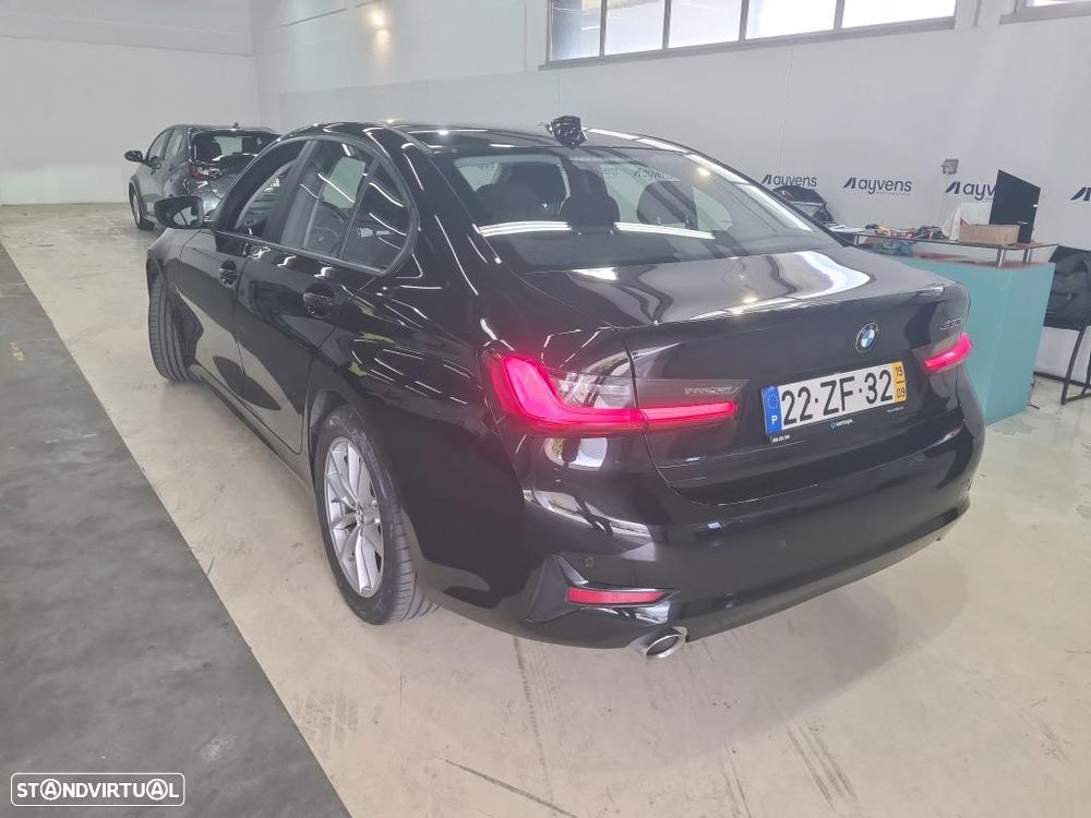 BMW 330 e Auto - 3