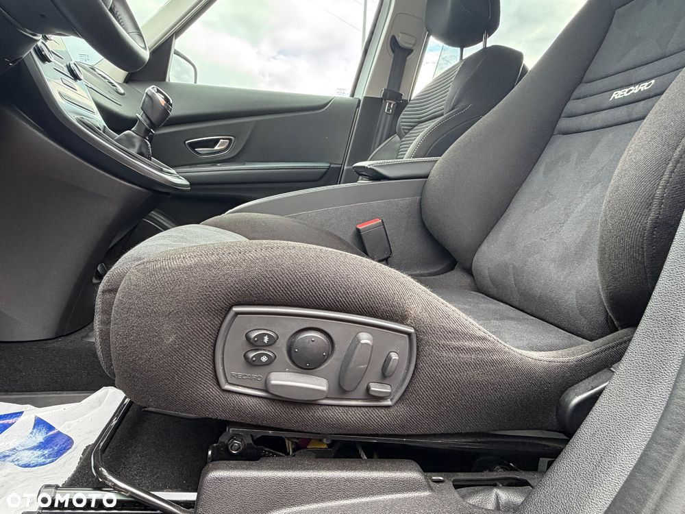Renault Grand Scenic BLUE dCi 120 BUSINESS EDITION - 33