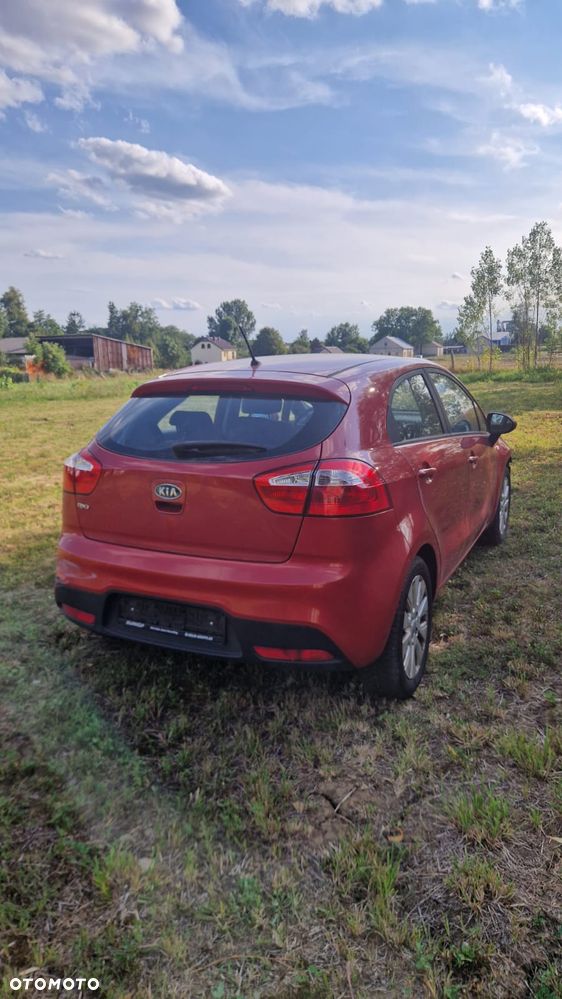 Kia Rio 1.4 M - 8