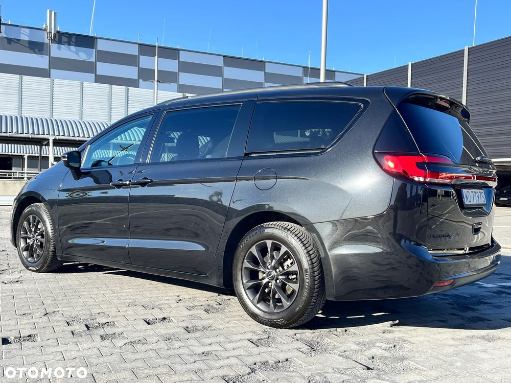 Chrysler Pacifica - 21