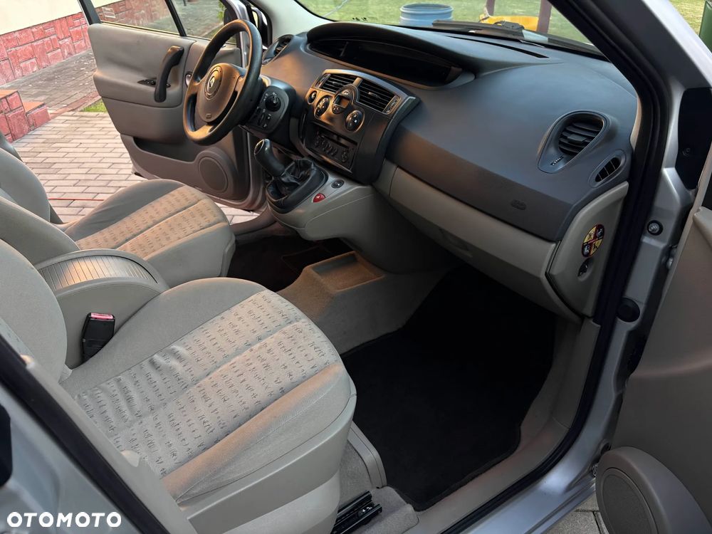 Renault Scenic 1.6 16V Expression - 10
