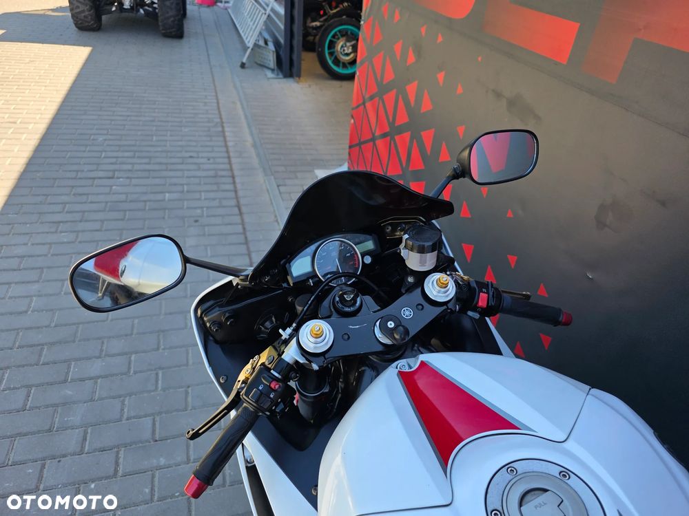 Yamaha R6 - 33