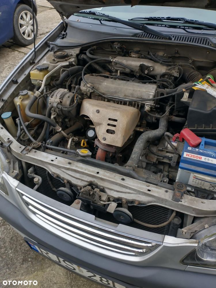 Toyota Avensis 2.0 Sol - 11