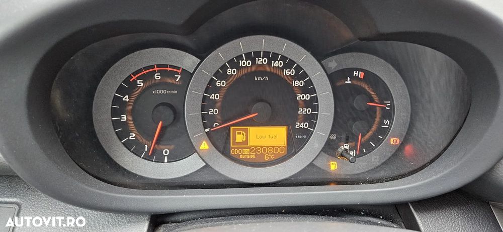 Toyota RAV4 2.2 D-4D 4WD Executive - 8