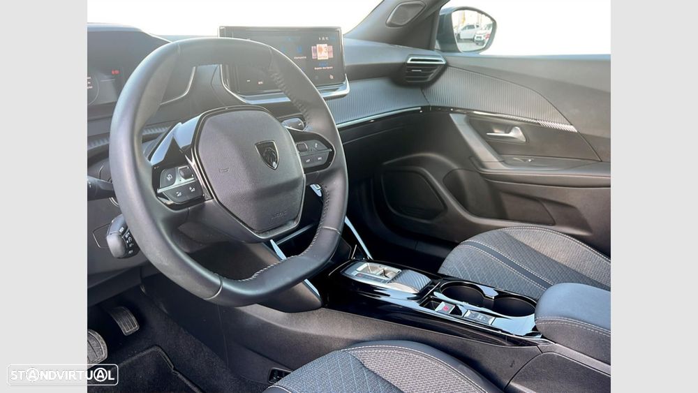 Peugeot e-2008 54 kWh Allure - 14