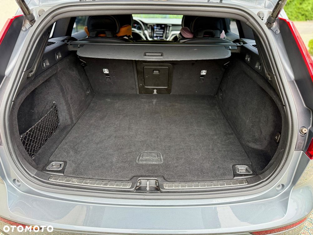 Volvo V60 B4 B R-Design - 7