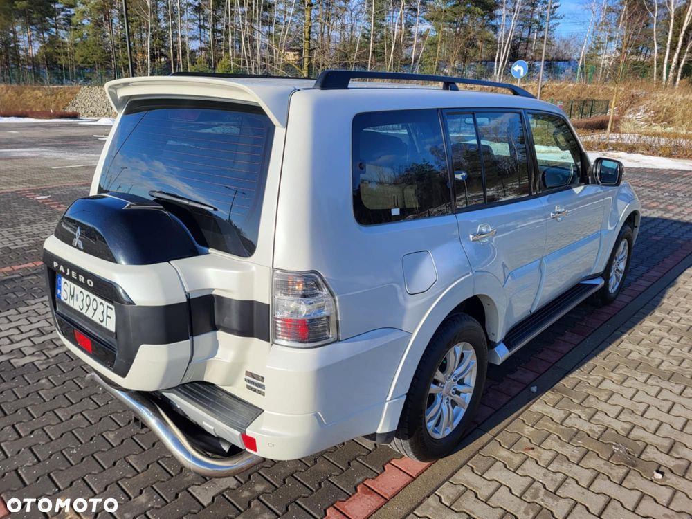 Mitsubishi Pajero - 20