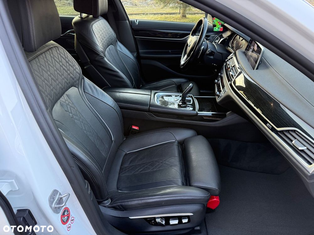 BMW Seria 7 - 31