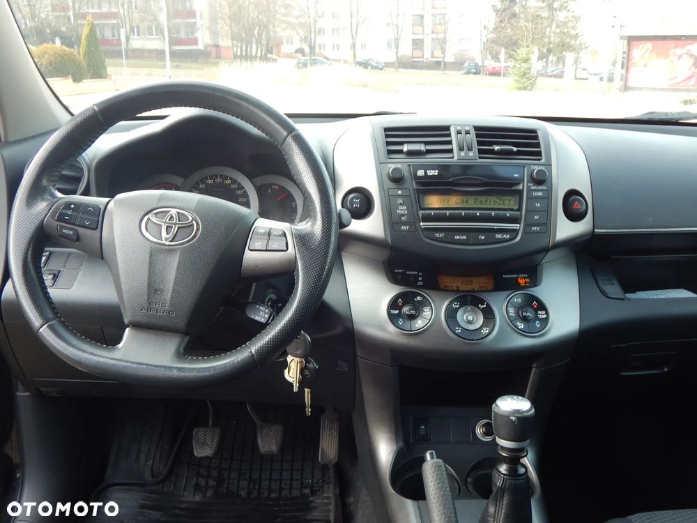 Toyota RAV4 2.2 D-4D 4x4 Life - 11