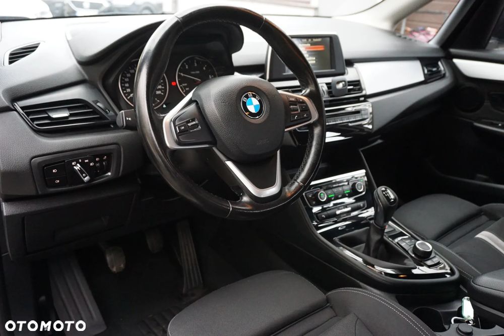 BMW Seria 2 216d Active Tourer - 9