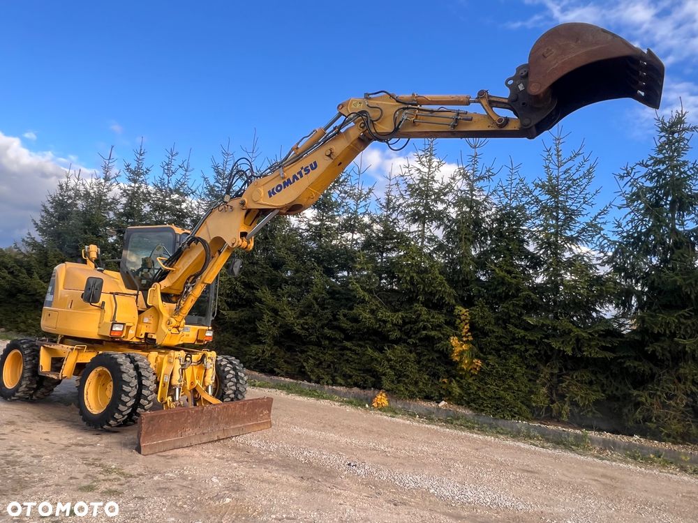 Komatsu Koparka kołowa KOMATSU 10ton PW98MR-8 4x4x4 plug podpory KLIMA 30km/h ramie Long 3xłamane skrętne 2012r bez DPF i ADBLUE 4cyl dodatk wyjścia hydr 51Kw 2osie skrętne pług stopy Cat TEREX Liebherr Wacker Pw 98 mr 8 11 prosto z importu - 40
