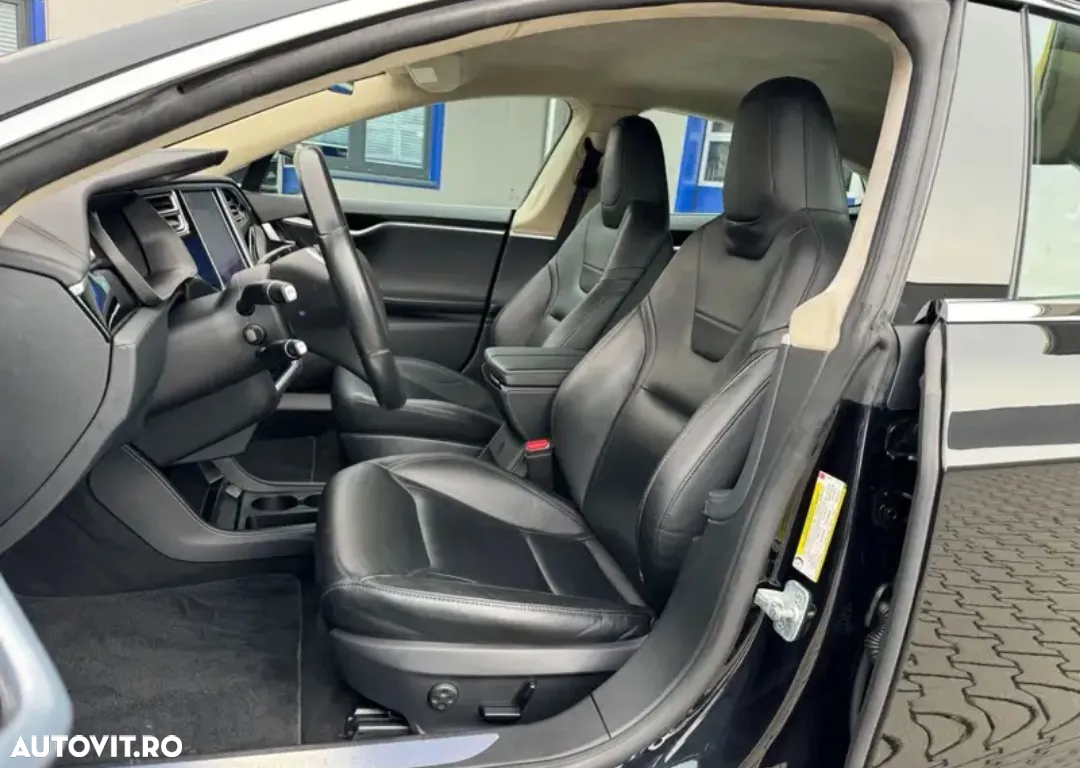 Tesla Model S - 7
