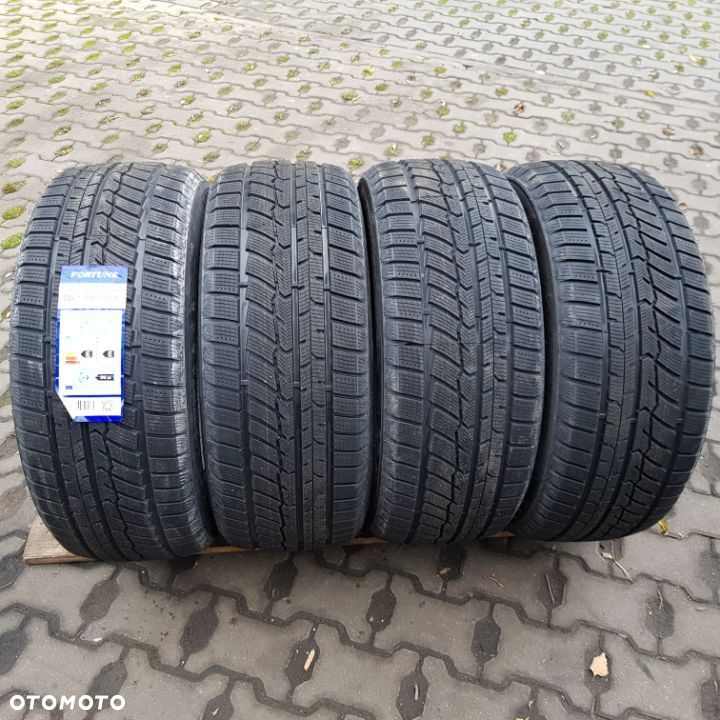 4x 235/55R18 Fortune Snowfun FSR 901 Nowy komplet opon zimowych Poznań - 1