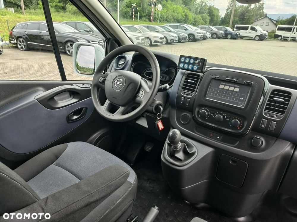 Opel Vivaro - 10