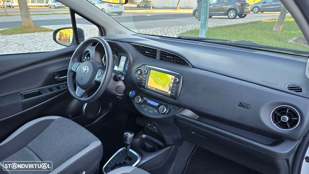Toyota Yaris 1.5 HSD 20 Anos - 50