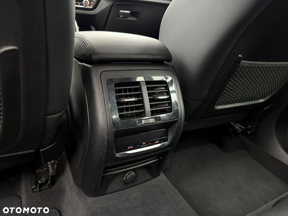BMW X3 xDrive20i Advantage - 21