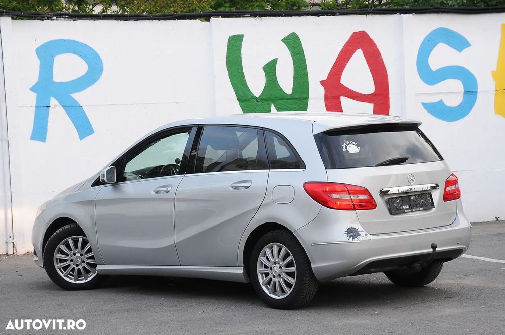 Mercedes-Benz B 180 - 4