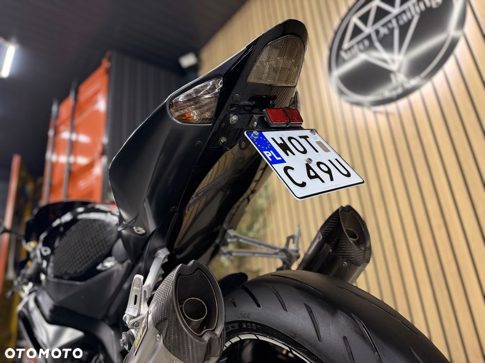 Suzuki GSX-R - 23