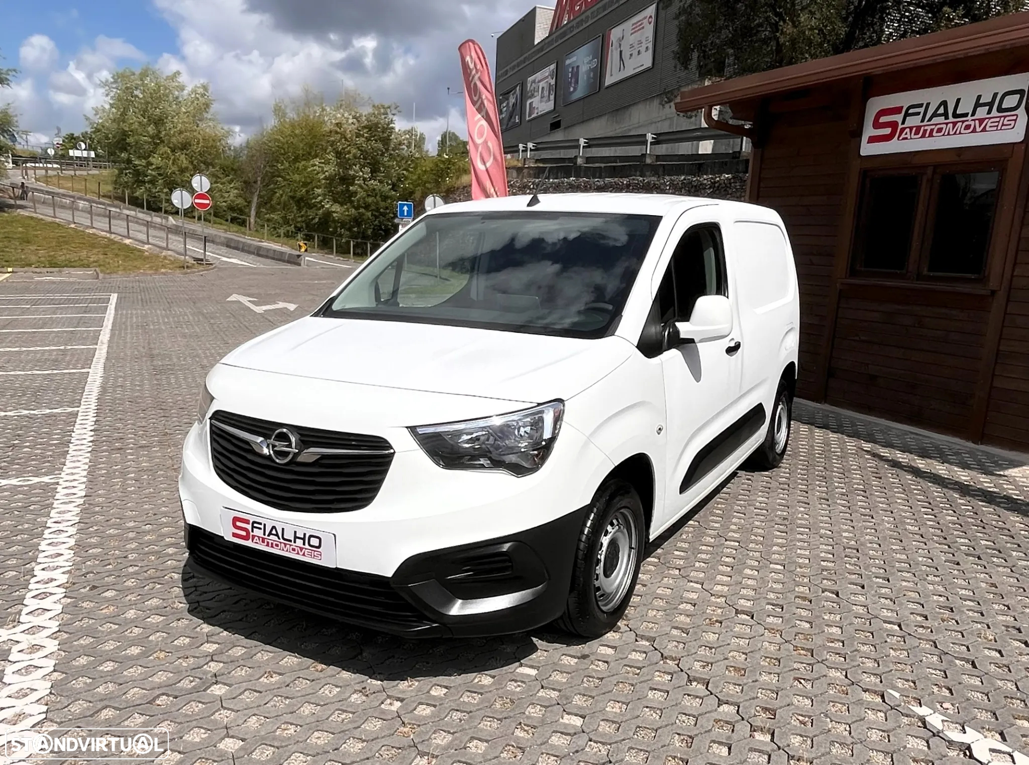 Opel Combo 1.5 CDTI Enjoy 3 lug. Ecrã táctil - 9