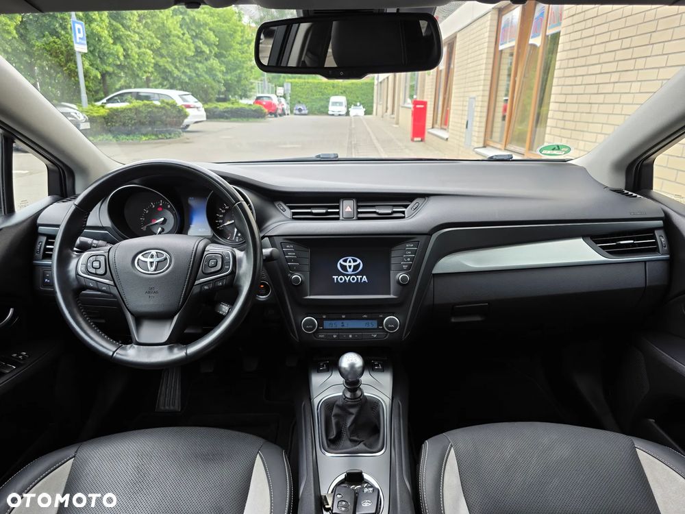 Toyota Avensis - 27