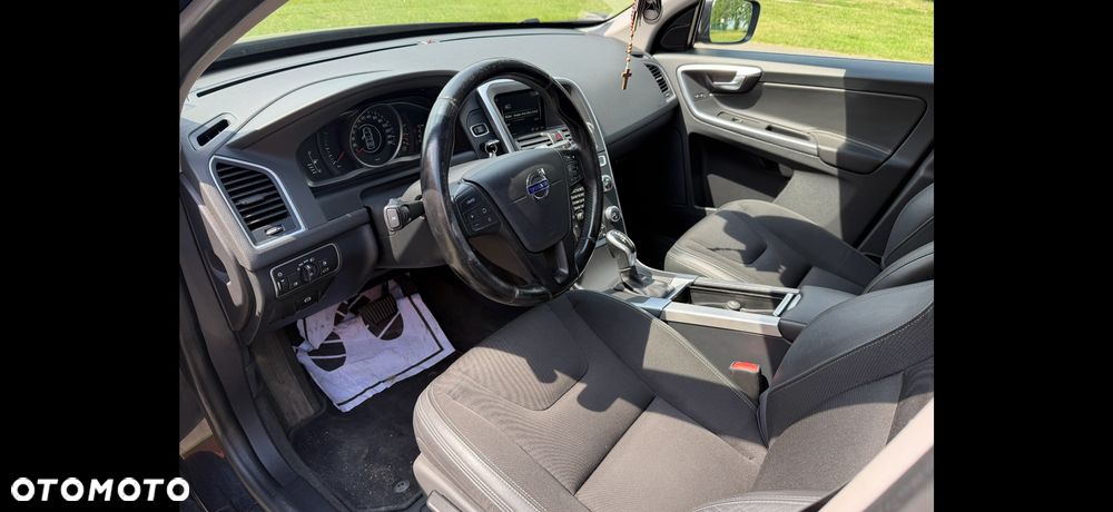 Volvo XC 60 D5 AWD Kinetic - 9