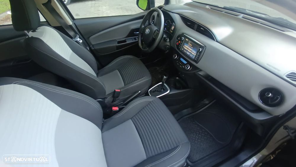 Toyota Yaris 1.5 HSD Comfort+P.Techno - 9